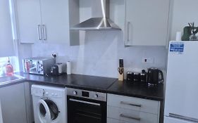Attractive 2 Bed Apartments Free Wi-Fi And Parking