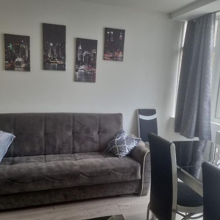 Attractive 2 Bed Apartments Free Wi-Fi And Parking Croydon Exterior photo